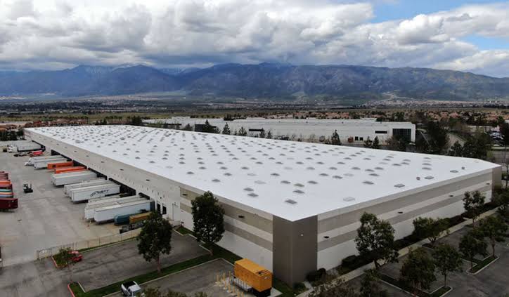 Commercial roofing project